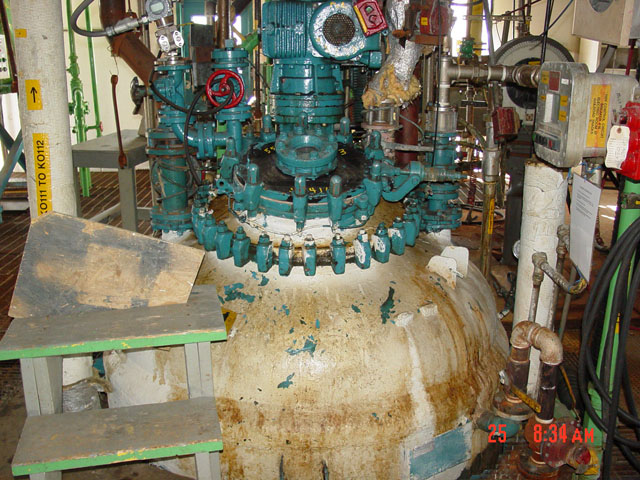 Эмалированный реактор Pfaudler емкостью около 4200 литров
