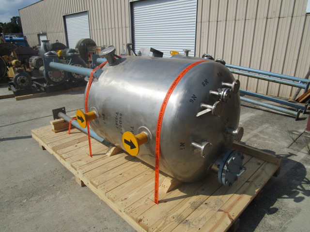 330 Gallon Praj Industries Vertical 304L Stainless Steel Pressure Vessel