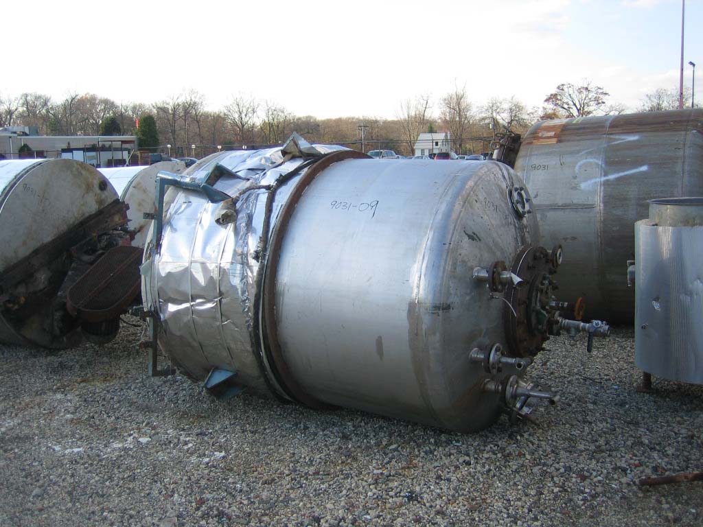 900 Gallon 304 Stainless Steel Vertical Tank, 5' Dia. X 5'10" Straight Side
