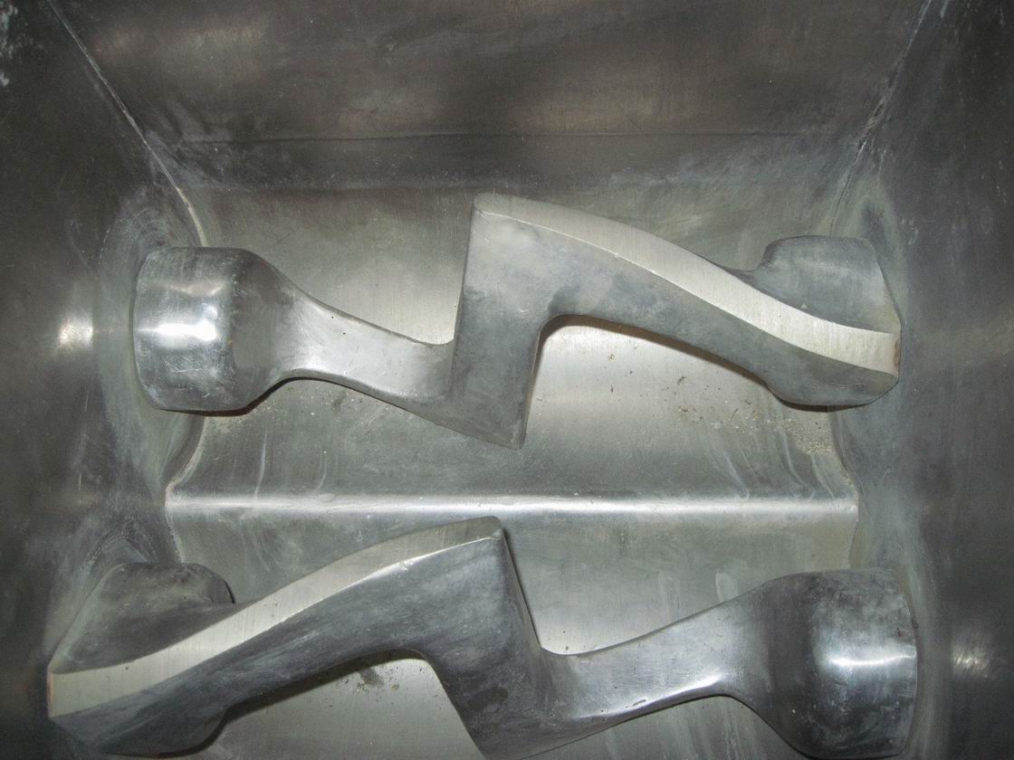 35 litrů, Orlické strojírny model MV6 hnětač s čepelemi tvaru "Z" z nerezové oceli