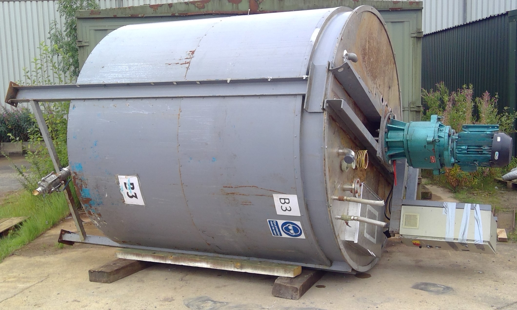 10,000 Litre Stainless Steel Vertical Mixing Vessel 2300mm Dia x 2560mm Straight Side
