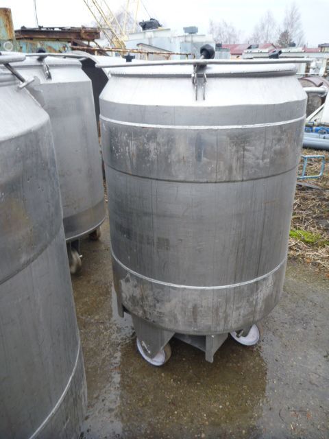 740 Liters 304 Stainless Steel Mobile Tank 950mm Dia x 1100mm Straight Side