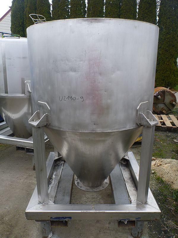 42 Cubic Foot Stainless Steel Vertical Storage Tank For Powders