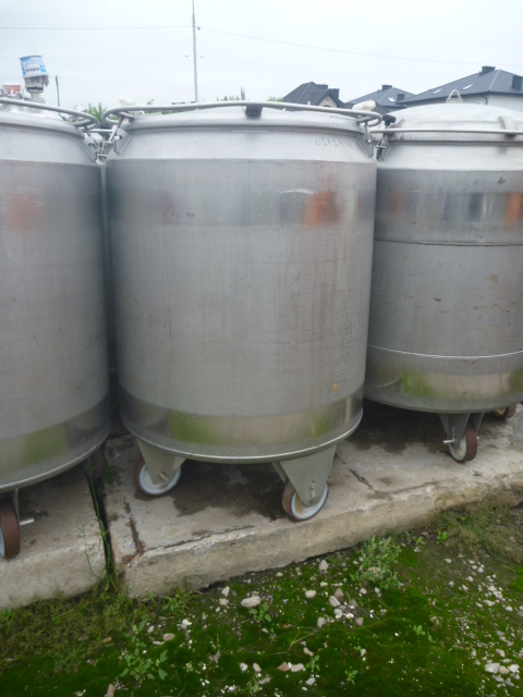 925 Liters 304 Stainless Steel Mobile Tank