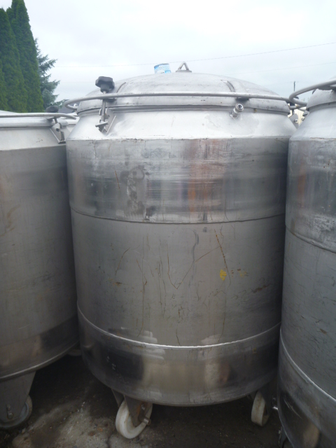 925 Liters 304 Stainless Steel Mobile Tank