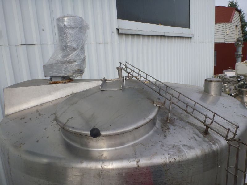 2900 L Vertical Stainless Steel Mixing Tank