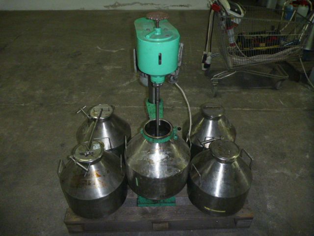 Used Vertical Stainless Steel Contact Parts Lab Size Agitator With Five Stainless Steel Mixing Tanks