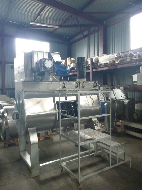 1100 L Stainless Steel Ribbon Mixer Consumasz Type M-01 With Cylindrical Sifter