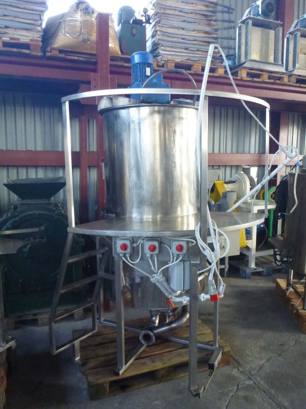 700 L Used Vertical Stainless Steel Mixing Tank