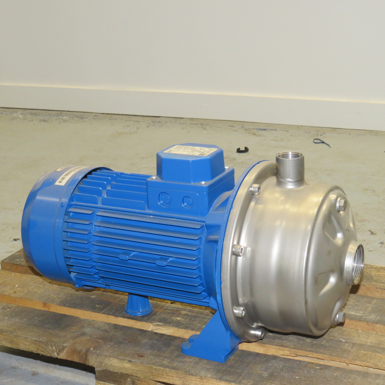 Ebara Centrifugal Pump In Stainless Steel Type 2CDXHS/I 200/40 IE3