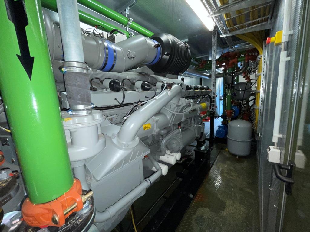 Little used Lindenberg 748Kw Gas Engine Generator